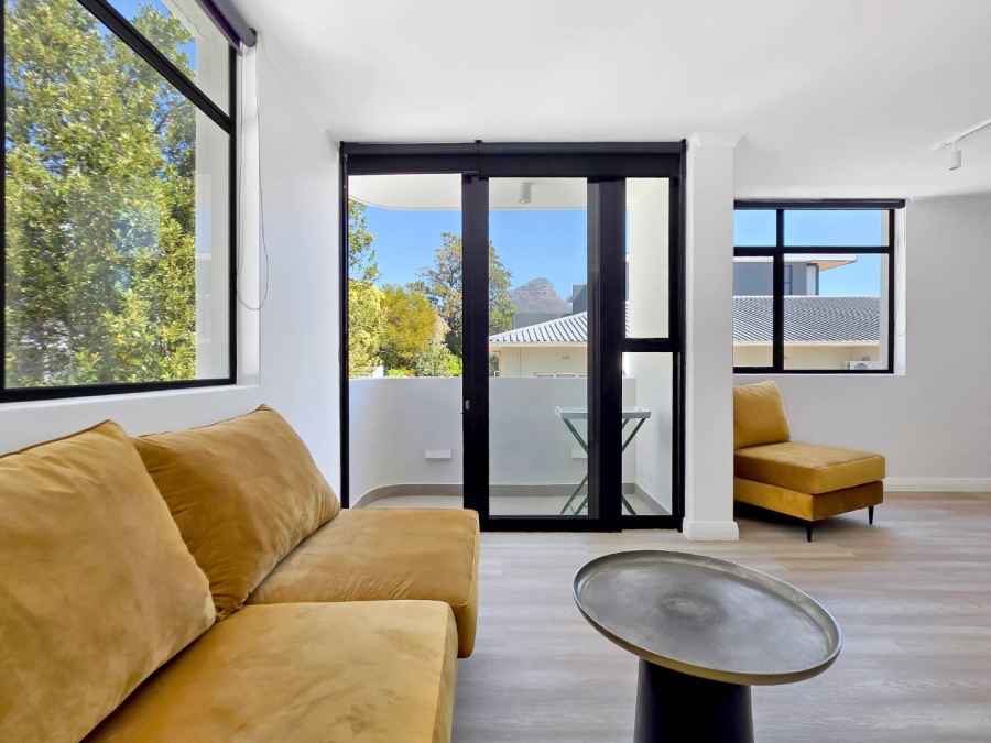 1 Bedroom Property for Sale in Vredehoek Western Cape